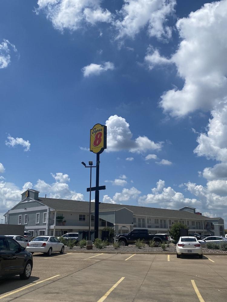 Super 8 By Wyndham Terrell Hotel Exterior photo